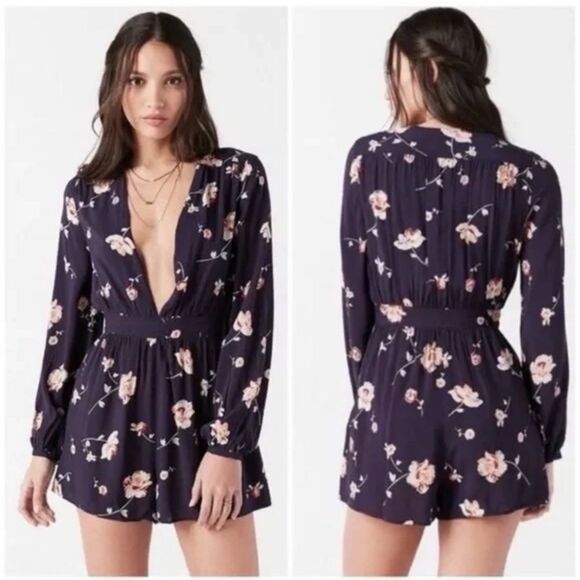 Urban Outfitters Ecote Purple Floral Plunge Neck Romper size 4 - Picture 1 of 6